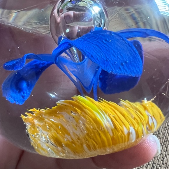 Glass Paperweight with Controlled Bubble and Flower - Picture 8 of 16